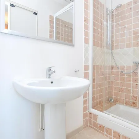 Beautiful In Maxime Holiday home